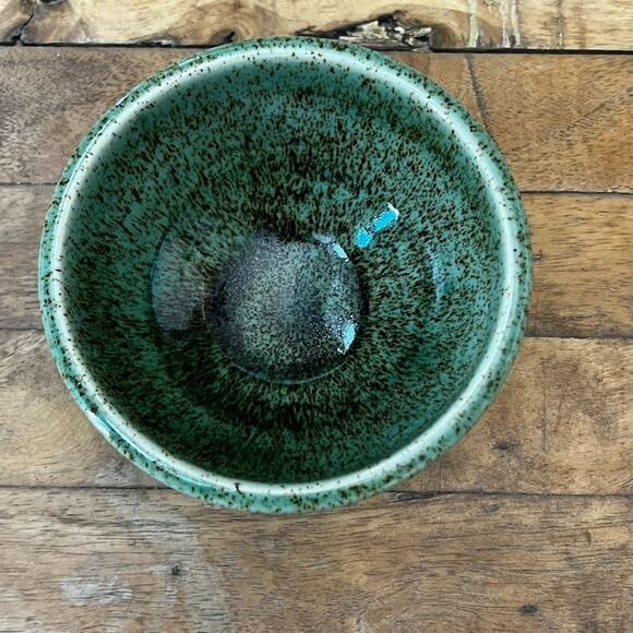 Studio Art Pottery Bowl 4.75" Green Speckled Design With A High Gloss Finish - Picture 2 of 7